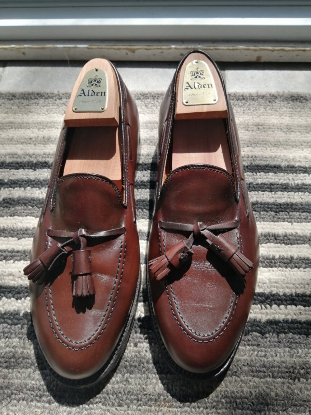 Beautiful Alden Loafers - Dark Brown - Size US 8.5 E (EU 42) - Brand New